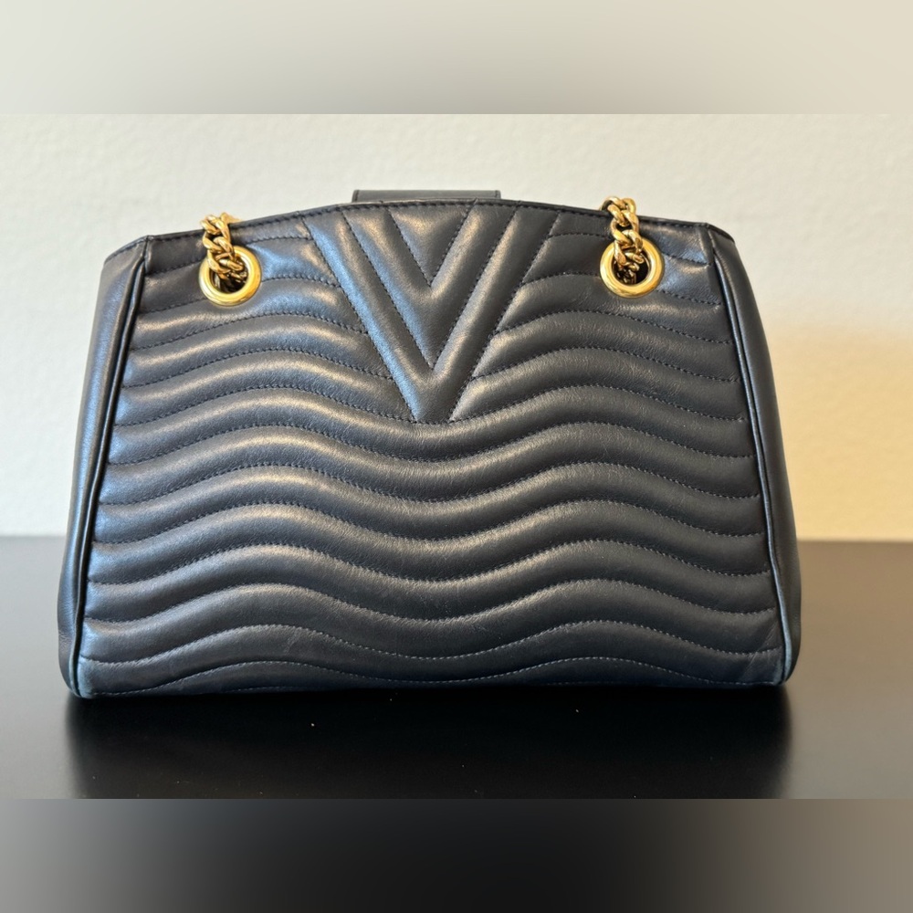 LV New Wave GM Black – Leaving Poshmark Friday! Urgent Sale - Picture 6 of 16